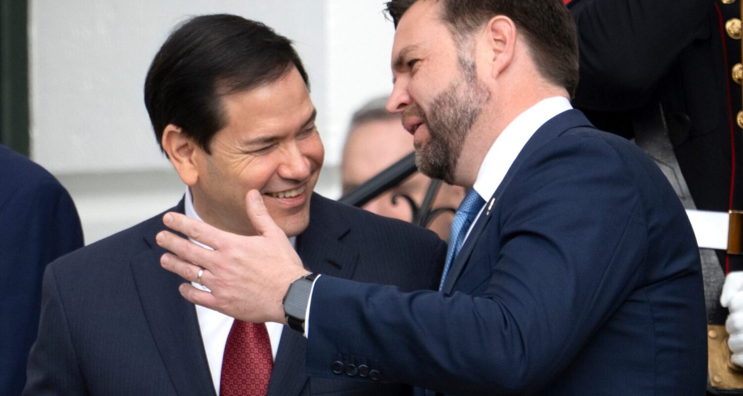 Wer hier wohl zuletzt lacht? Die potenziellen Trump-Erben Außenminister Marco Rubio (l.) und Vizepräsident J. D. Vance.